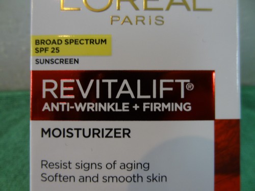 L'Oréal Paris Revitalift crema idratante antirughe + rassodante con SPF 25 - 1,7 oz - Foto 2 di 7