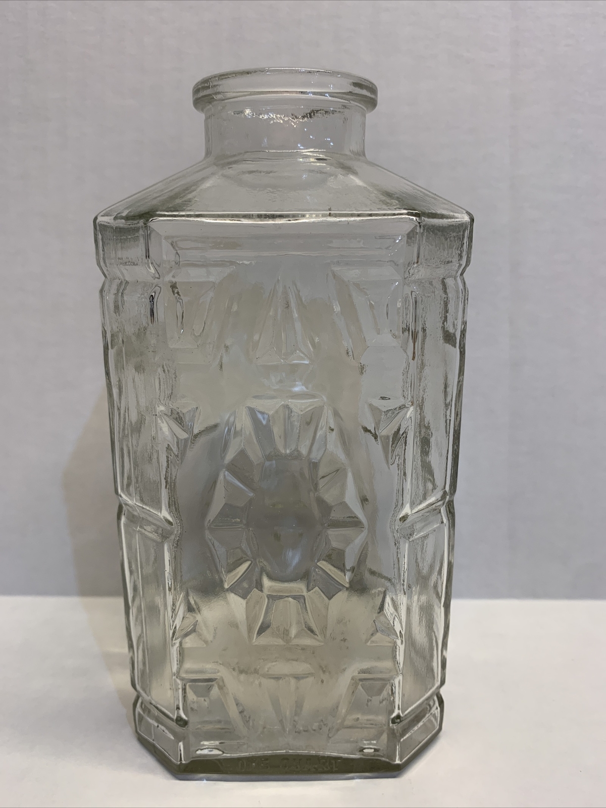 Vintage Monarch Wine Co Inc Manischewitz Wine Clear Glass Decanter - Brooklyn NY Vintage Monarch Wine Co Inc Manischewitz Wine Clear Glass Decanter - Brooklyn NY