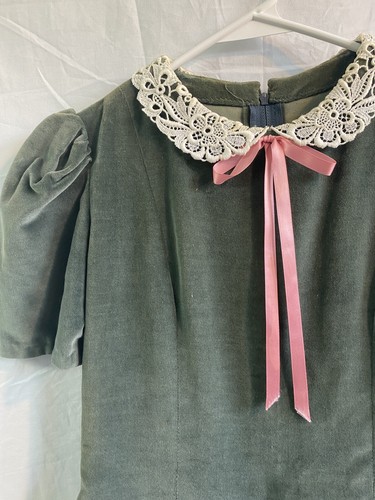 Vintage 60s/70s Sage Green Cotton Velvet Puff Sleeve Girls Dress Lace Collar 8 - Picture 3 of 3