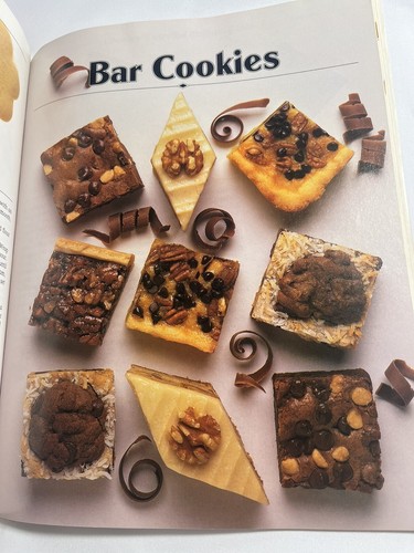 Mrs. Fields Cookie Book 100 Recipes from the Kitchen of Mrs. Fields Baking Book - Picture 8 of 12