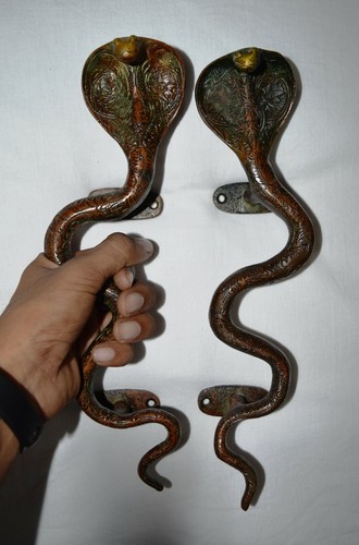 Estatuilla de serpiente cobra de latón manija de puerta acabado único banquete puerta salón decoración A11 - Imagen 3 de 6