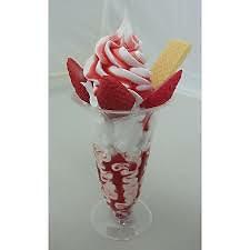 Japanese popular food sample Strawberry parfait I can't eat from Japan 8184 - Picture 2 of 3