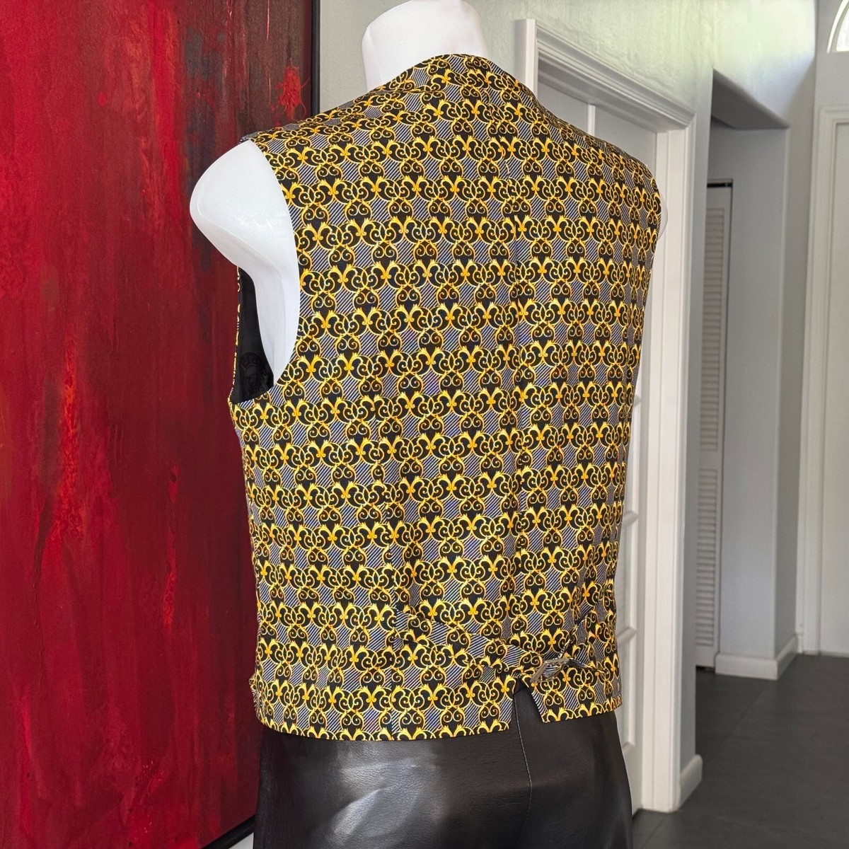 VERSACE CLASSIC V2 vest Medusa model size 50 Style worn by Tupac