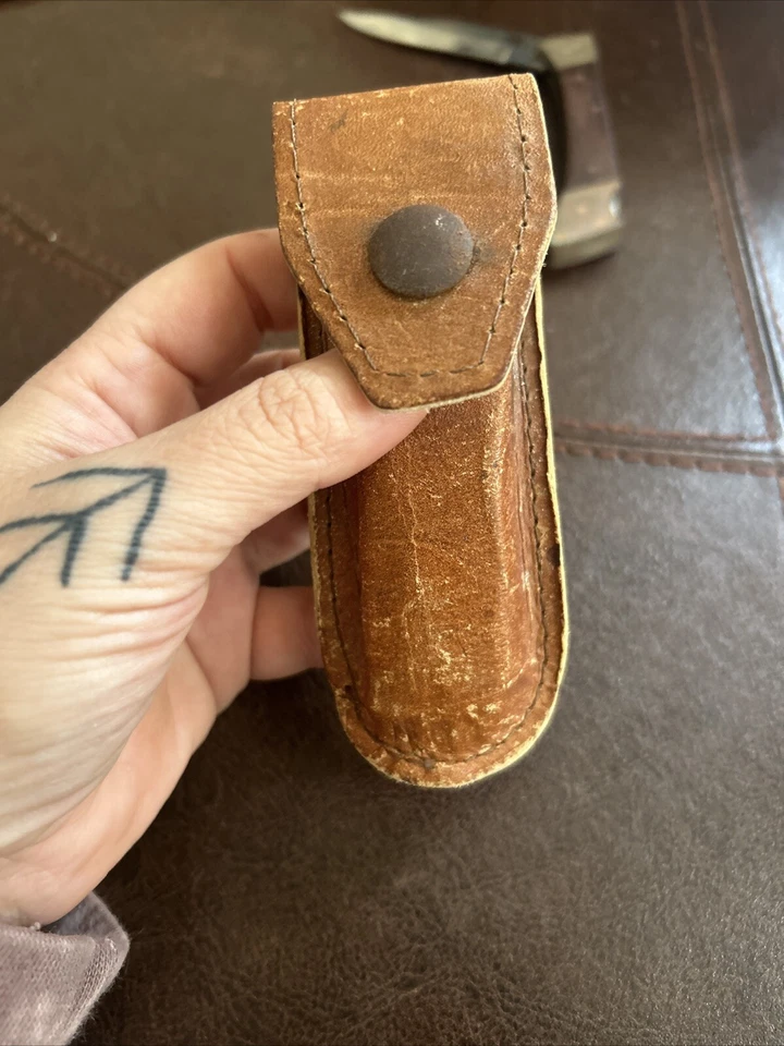 Cuchillo de una sola hoja de acero inoxidable con mango de madera con estuche de cuero - Pakistán Foto 2 de 4