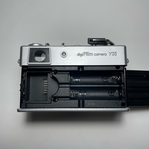 Yashica Y35 Digifilm Camera Tested + DigiFilm 200 Cart, SD Card, USB Cable - Picture 10 of 11