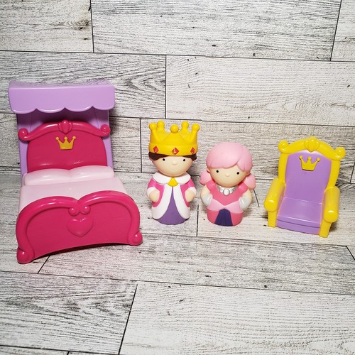 Puppenhaus Bett Thron rosa Prinzessin & Thron & König Puppen Mini Spielfiguren - Bild 1 von 6