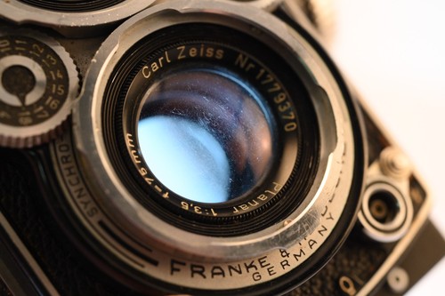 Rolleiflex TLR 3.5 Planar Lens 120 Film Camera - Picture 15 of 18