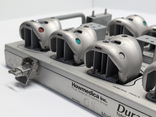 HOWMEDICA 6633-9-250 Duracon Total Knee System Modular Femoral Patella Trials - Picture 12 of 17