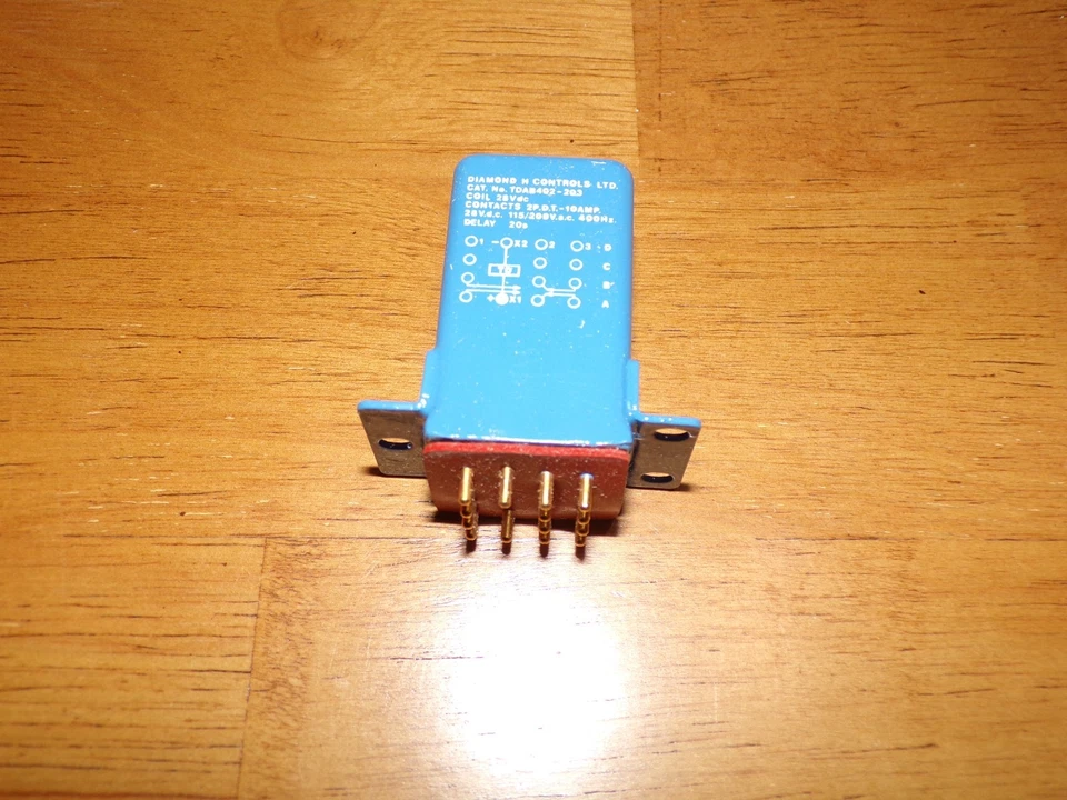 Реле задержки времени самолета Diamond Controls TDAB402-203 - Изображение 2 из 3
