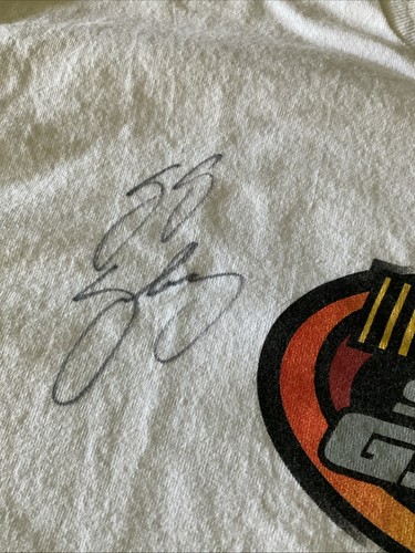 NASCAR Sports Grille Hampton Roads T Shirt Signed By J.J. Yeley Size Large - Picture 2 of 7