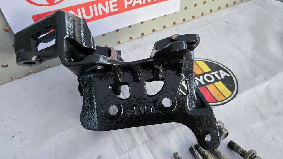 🏅 Soporte compresor aire acondicionado Toyota Pickup 4Runner 22RE 84-88 con pernos y polea Foto 4 de 4