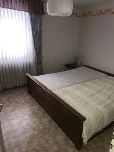 Gepflegte Wohnung in Schlitz mit zwei Zimmern und Einbauküche - Bild 3 von 7