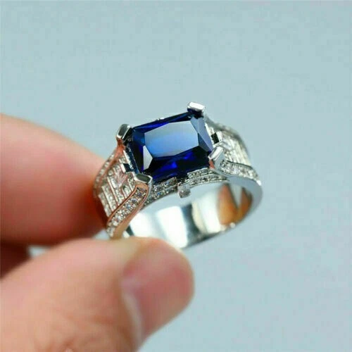 Anillo solitario de compromiso de zafiro moissanita radiante de 3 quilates chapado en oro blanco de 14 k Foto 3 de 4