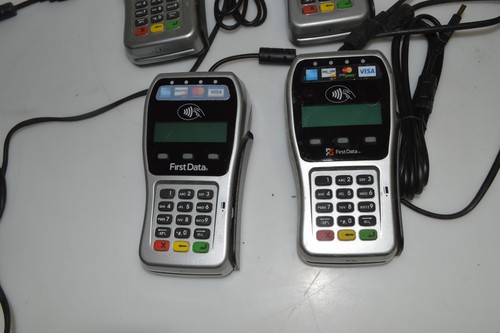 ^^ FIRST DATA FD-35 CREDIT CARD TERMINAL LOT OF 4 FOR PARTS & REPAIR (RFG79) - Picture 3 of 6