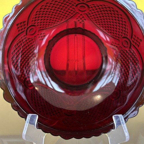 Vintage Avon 1876 Cape Cod Ruby Red Glass 8 ¾” Round Serving Salad Bowl - Imagen 2 de 9