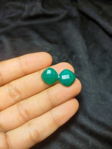 Cojín de ónix verde vibrante corte a cuadros espalda plana 13x13 mm - Imagen 2 de 5