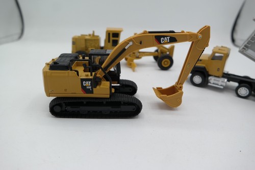4 DIECAST MASTERS Cat Caterpillar Construction Dozer Dump Truck Grader Excavator - Picture 6 of 24
