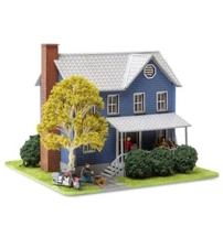 O Scale Grandma's House - Small Town Building - LED Illuminated with Figures NEW