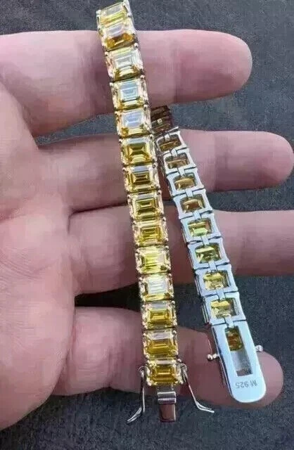 Brazalete para hombre de citrino amarillo creado en laboratorio corte esmeralda de 6 quilates acabado en oro blanco de 14 quilates Foto 4 de 4