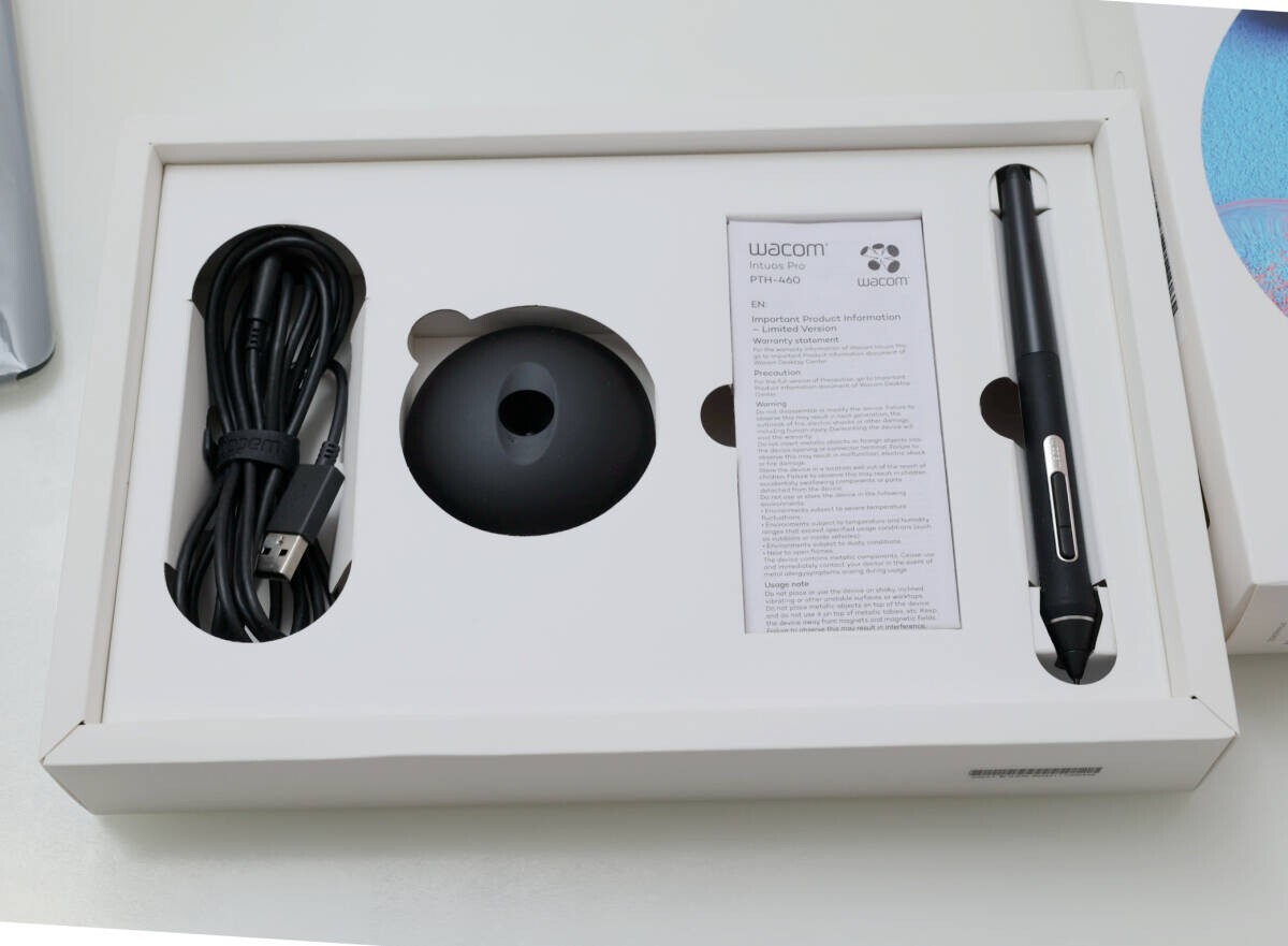 Wacom Intuos Pro Small PTH460K0D Touch Tablet MINT | eBay Wacom Intuos Pro Small PTH460K0D Touch Tablet MINT | eBay