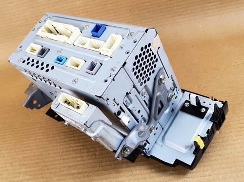 Lexus GS350 GS450H 13-15 OEM Gracenote Navigation XM HD Radio Media Receiver - Picture 15 of 18