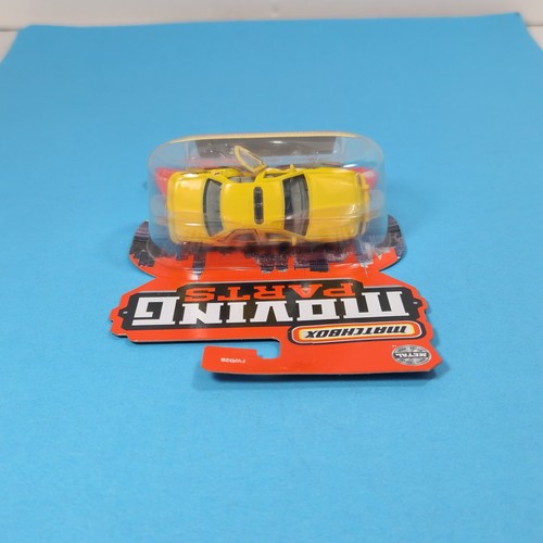 2020 Matchbox Moving Parts 2006 Ford Crown Victoria Yellow Taxi PACKAGE WEAR - Foto 5 di 8