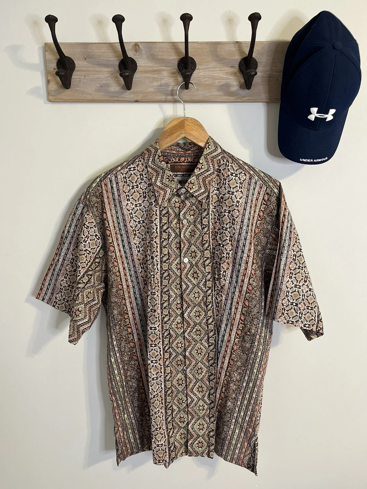 Tori Richard Hawaiian Shirt XL Tribal Print Brown Peach green excellent
Opens in a new window or tab