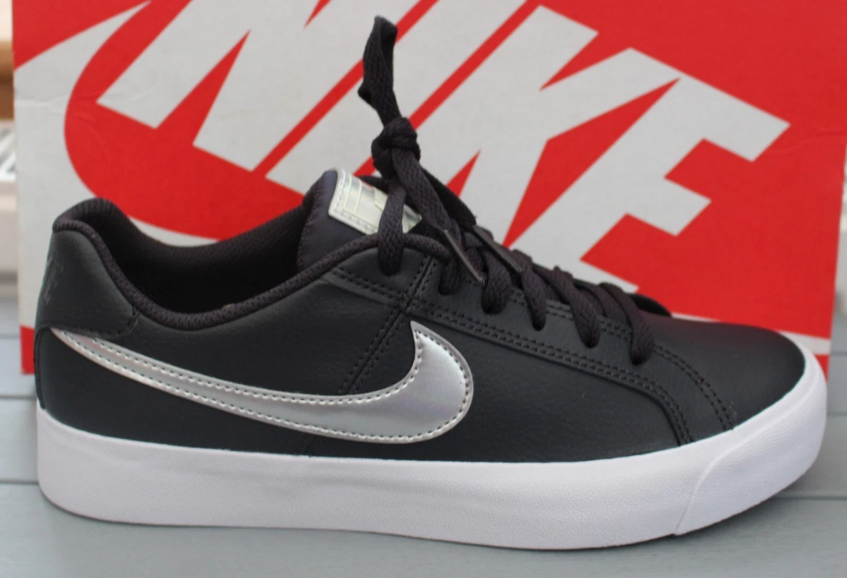 Ladies nike shop court trainers