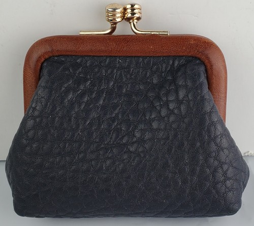Dooney & Bourke Vintage Pebbled Leather Duck Logo Kiss Lock Change Purse - EUC - Picture 3 of 8