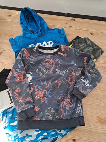 3 Pullover, 1 T-Shirt Kleiderpaket Oberteile, Pullis, Shirt Jungen 122-134 - Bild 2 von 5