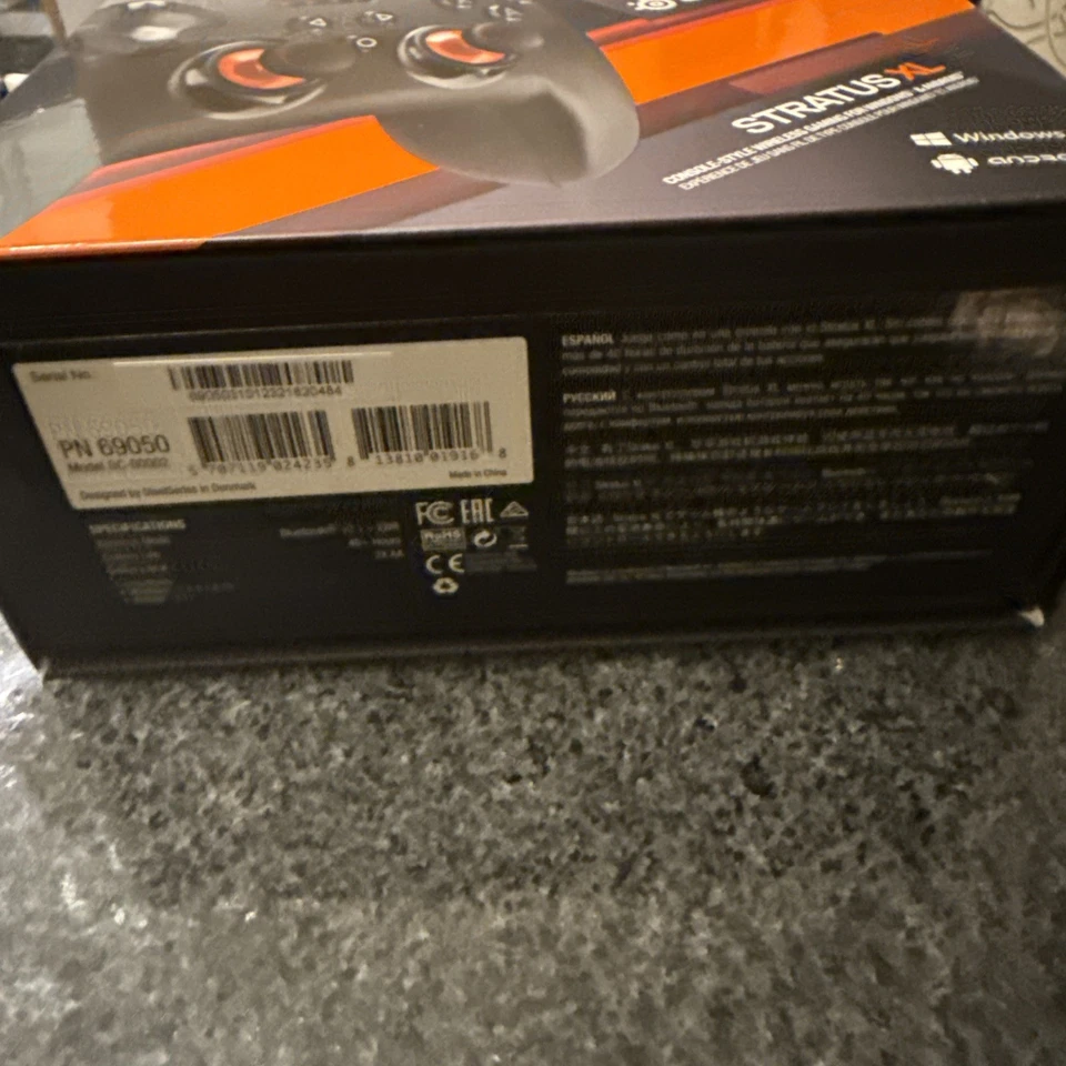 SteelSeries XLStratus Duo Wireless Gaming Controller – in box - Image 2 of 4