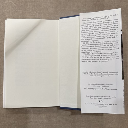 1st Edition Giving: How Each of Us Can Change the World by Bill Clinton NOT SIGN - Picture 4 of 4