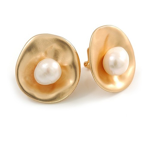 20mm Matt Gold Tone 'Shell' with Freshwater Pearl Bead Clip On Earrings - Picture 2 of 6