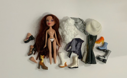 MGA Vintage 2001 Bratz Doll Roxxie Shoes Boots Feet Clothes Set - Picture 1 of 7