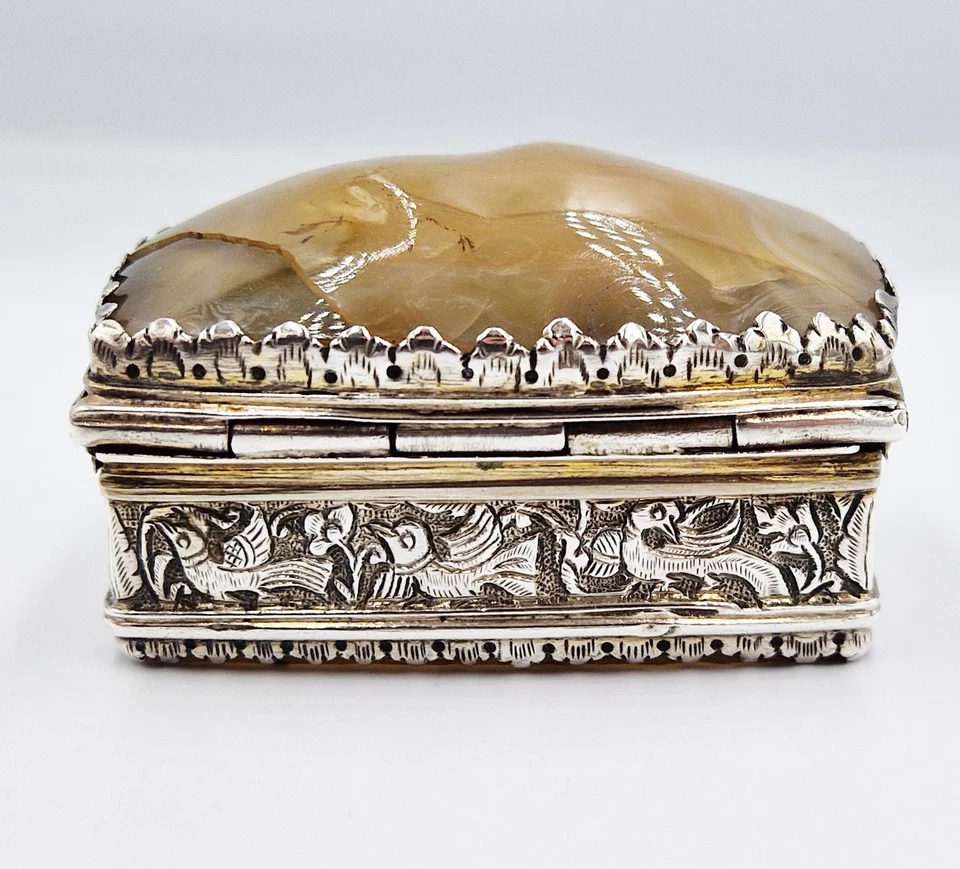 19TH CENTURY INDIAN COLONIAL SOLID SILVER AGATE MOUNTED SNUFF BOX - image 4 of 4
