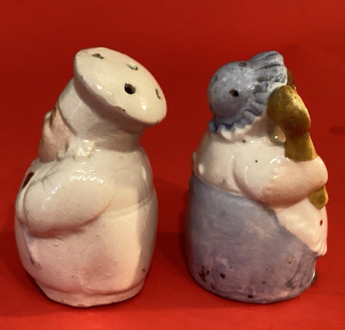 VINTAGE CHEFS SALT AND PEPPER SHAKERS JAPAN HOLDING RABBIT - Picture 5 of 8