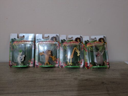 Madagascar Alex Melman Gloria King Julien Playset Set of 4 Figure Cake Toppers - Picture 2 of 5