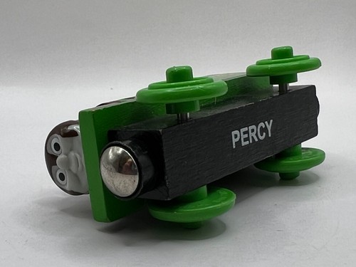 Trenini ferroviari in legno Thomas & Friends - SCEGLI TU aggiornato 25 giugno ** 1 di 2** - Foto 695 di 1.157
