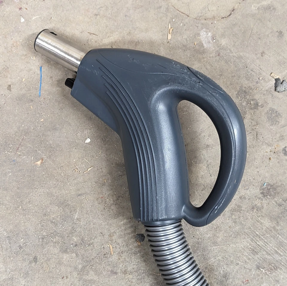 Vapamore MR-500 Vento Yellow Canister Vacuum Cleaner - Image 3 of 4