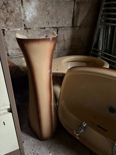 Vintage Retro Basin and Toilet - Picture 3 of 6