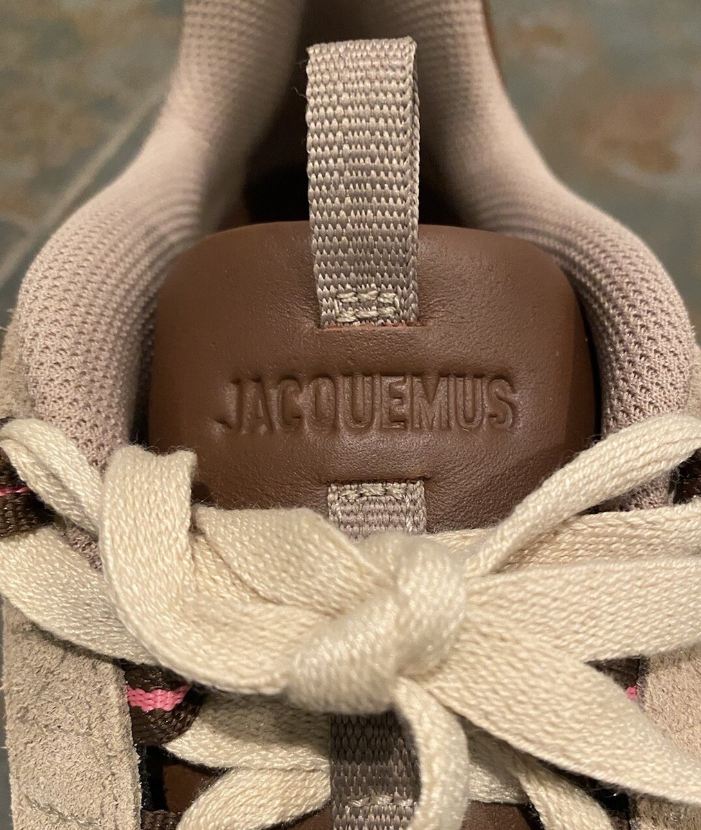 モデル愛用 NIKE x Jacquemus Air Humara LX ブラウン The Nike x Jacquemus Air Humara LX In 'Light Bone/Gold/Sail