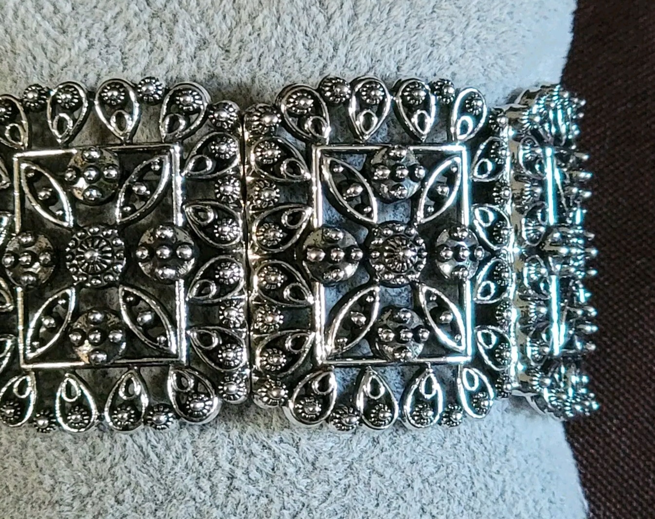 Picture 3 of 9