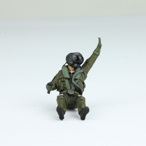 PreSale Set 02 ProPainted 1:32 Modern Seated Fighter Pilots & 01 Deck Crew - Picture 2 of 15