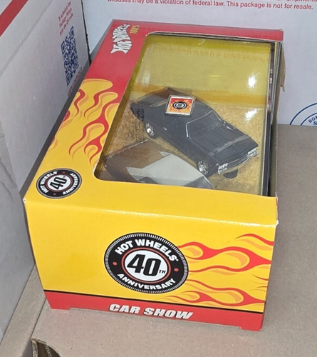 10-25 HOT WHEELS 2008 100% 40th Anniversary 2 Car Set 66 Pontiac GTO 69 Chevelle - Picture 3 of 6