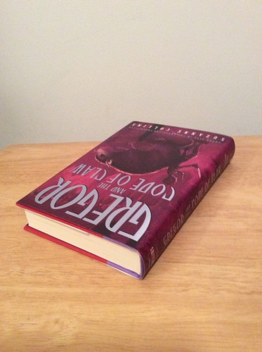 Autografato & Stampato Suzanne Collins " Gregor " E Il Codice Di Claw HC - Picture 10 of 12