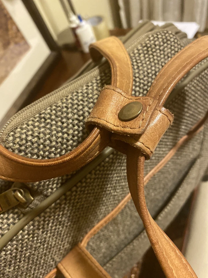 Estuche de negocios Hartmann de tweed/cuero Foto 4 de 4