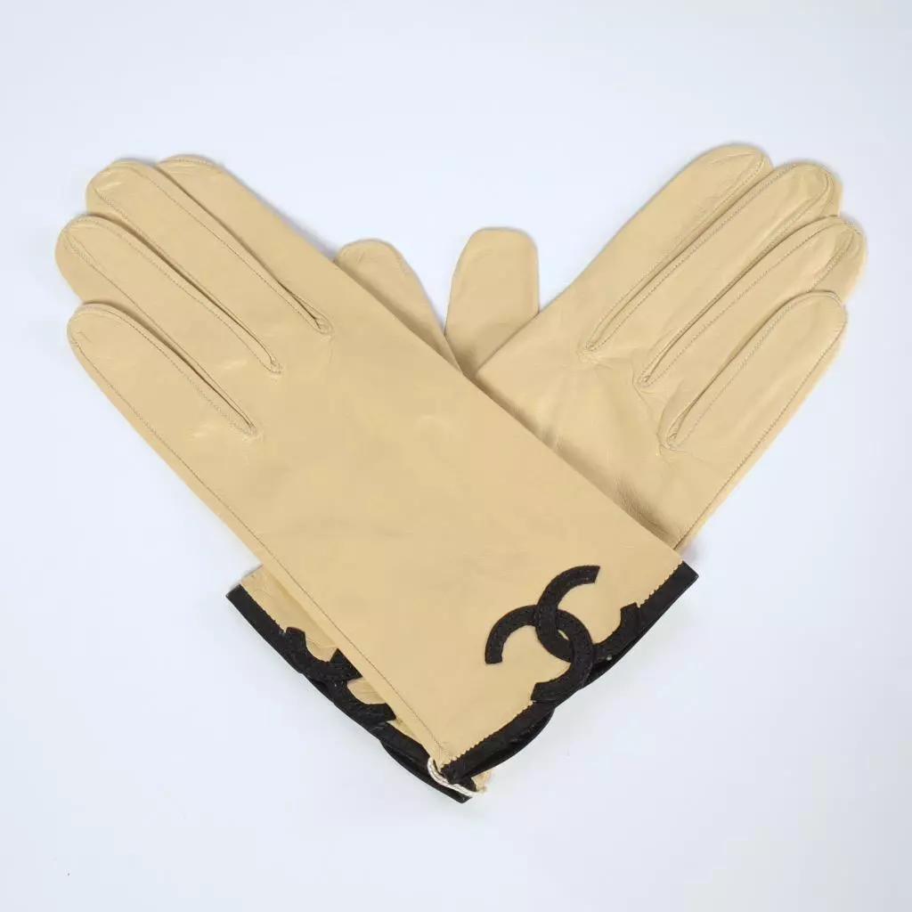 Chanel - Authenticated Gloves - Leather Beige Plain for Women, Very Good Condition