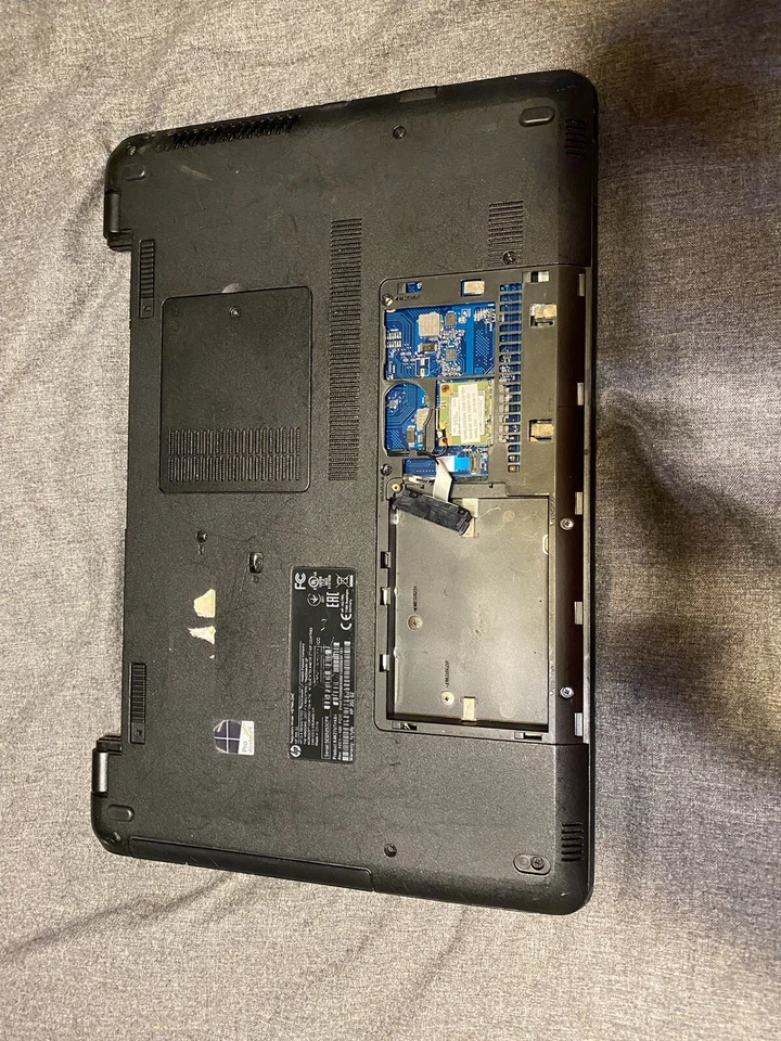 Portátil HP 355 G2 AMD A8 6410 2 GHz Sin RAM/HDD/Batería/Cargador/HD Cubierta Y Caddy Foto 3 de 4