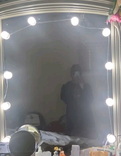 10 Bulb Vanity Lights with USB cord & 3 light settings - Picture 5 of 5