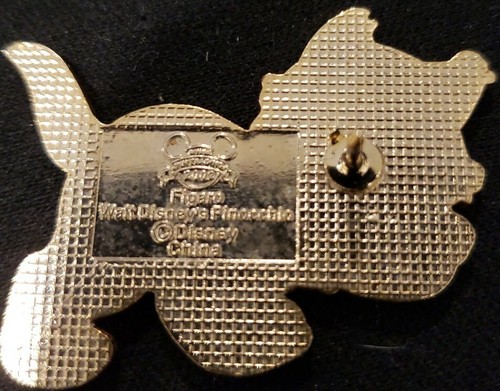 Prendedor Disney 8151 Figaro Cola Extremo Pinocho Gatito Tono Dorado Versión Metal - Imagen 2 de 2